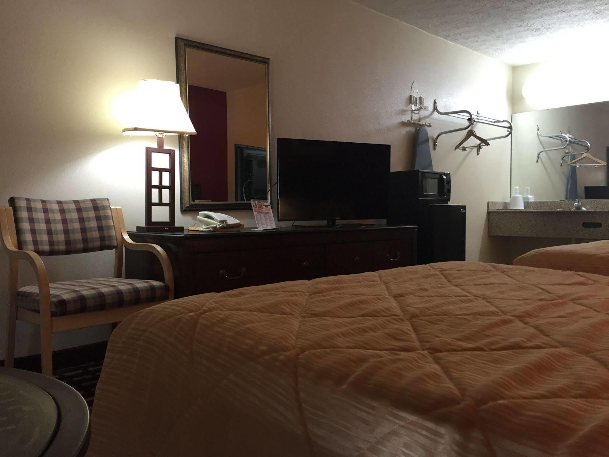 מוריסטאון Parkway Inn מראה חיצוני תמונה